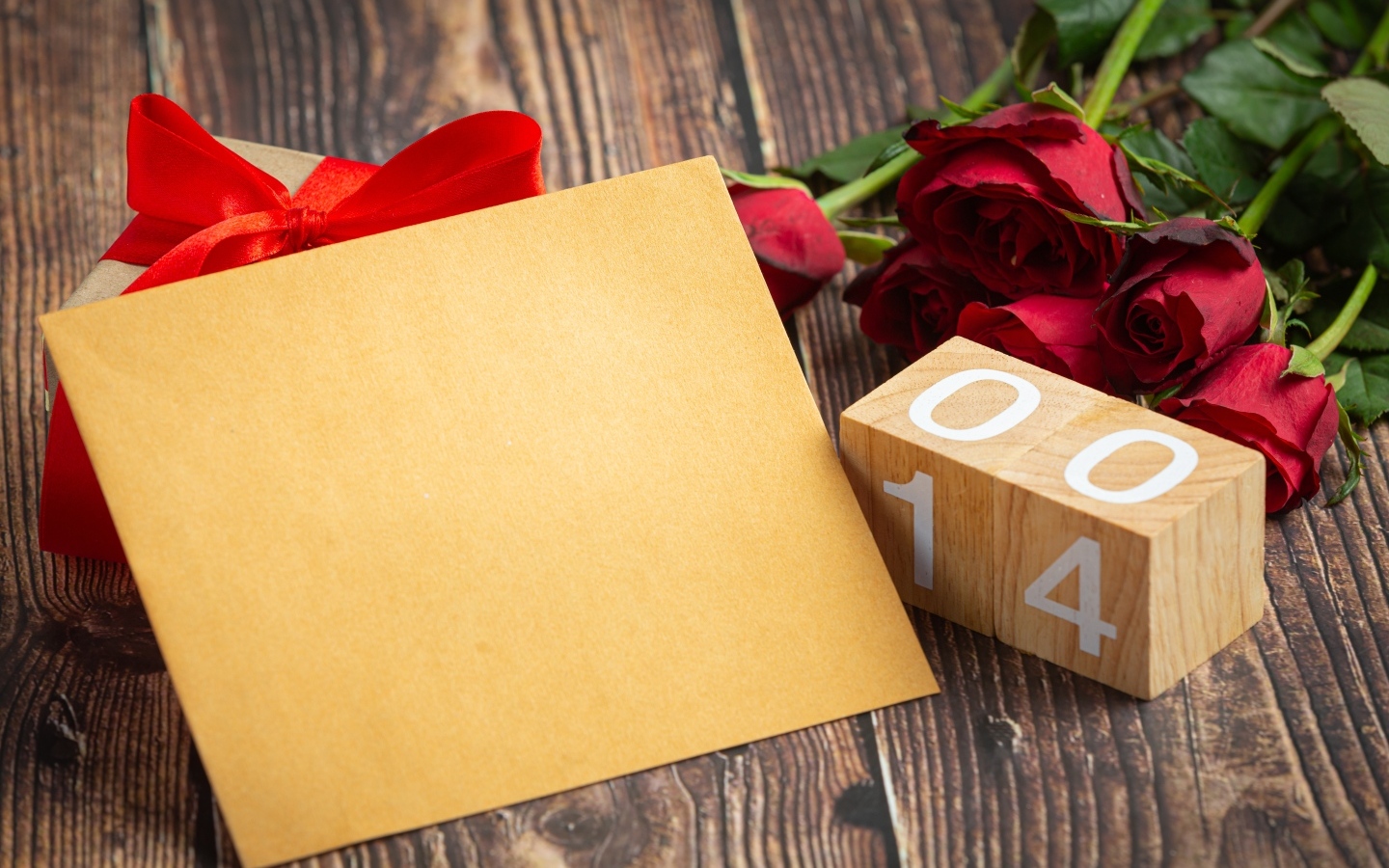 Шаблон открытки с розами на День Святого Валентина 14 февраля