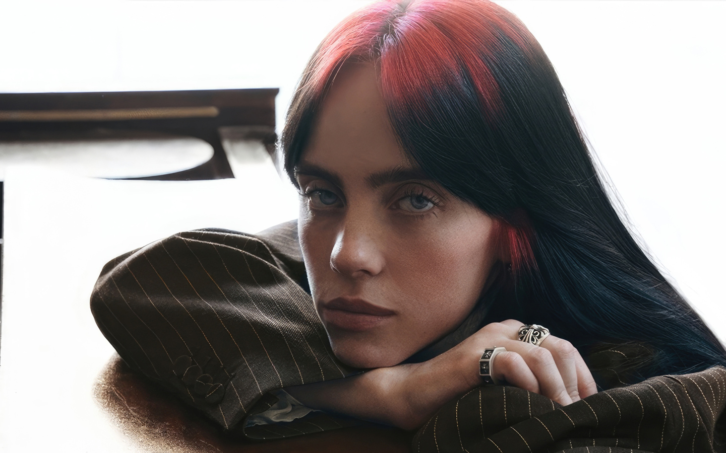 Певица Билли Айлиш с крашеными волосами