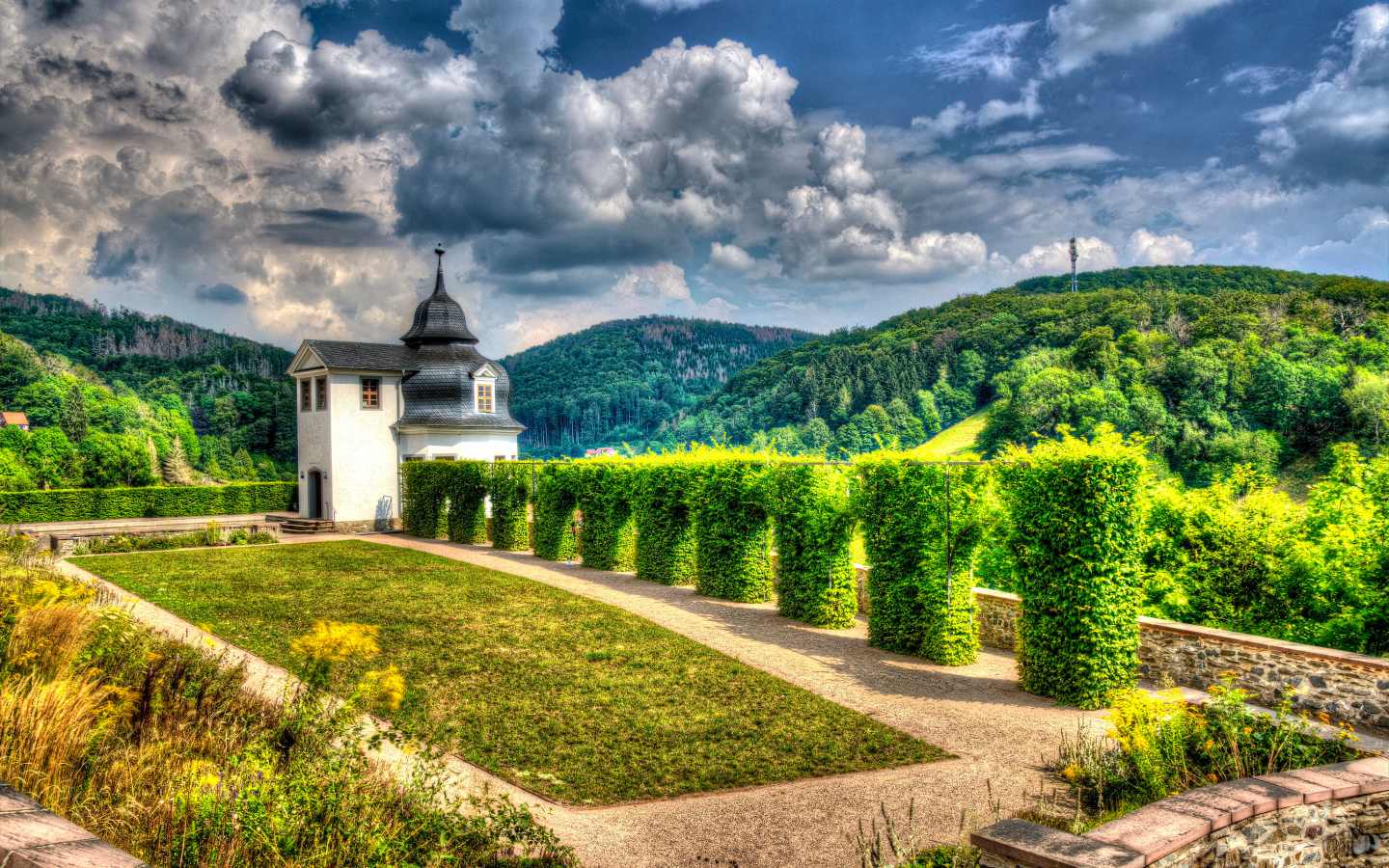 Старинная часовня в парке, Штольберг. Германия