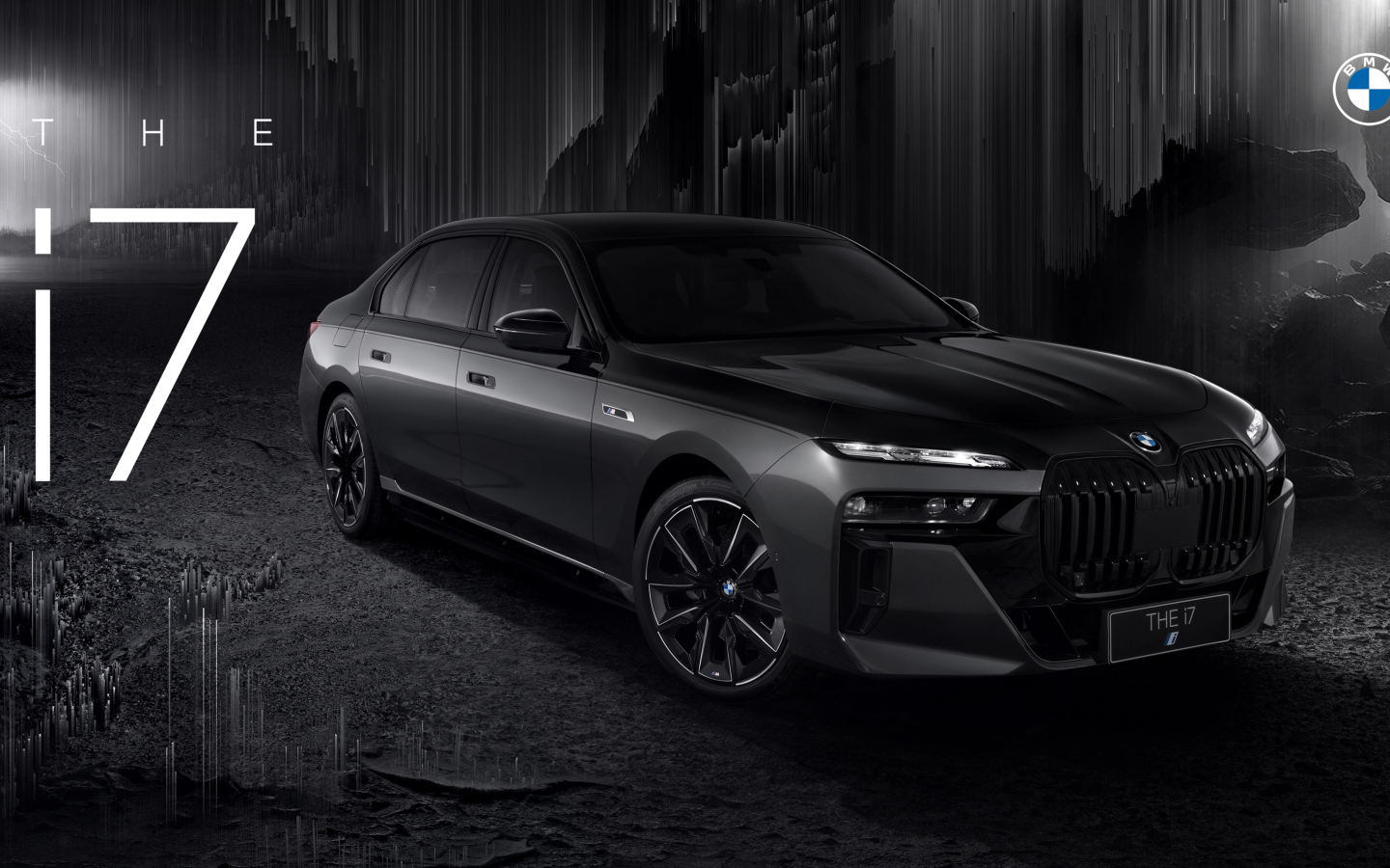 Черный автомобиль BMW i7