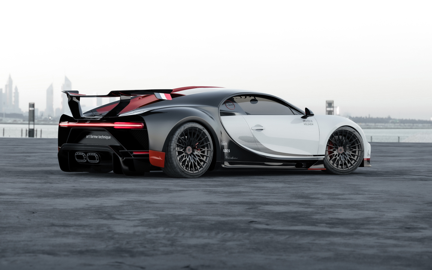 Вид сбоку на автомобиль Bugatti Chiron