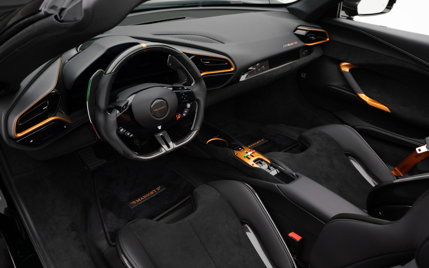 Черный кожаный салон автомобиля Ferrari 296 GTS Mansory Tempesta