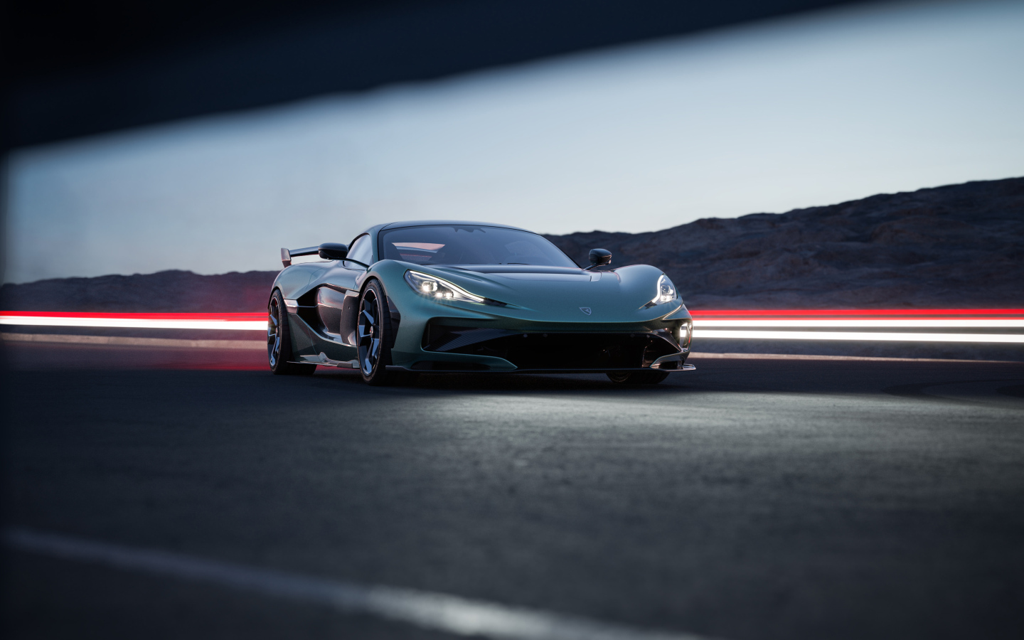 Автомобиль Rimac Nevera R 2024 года на дороге