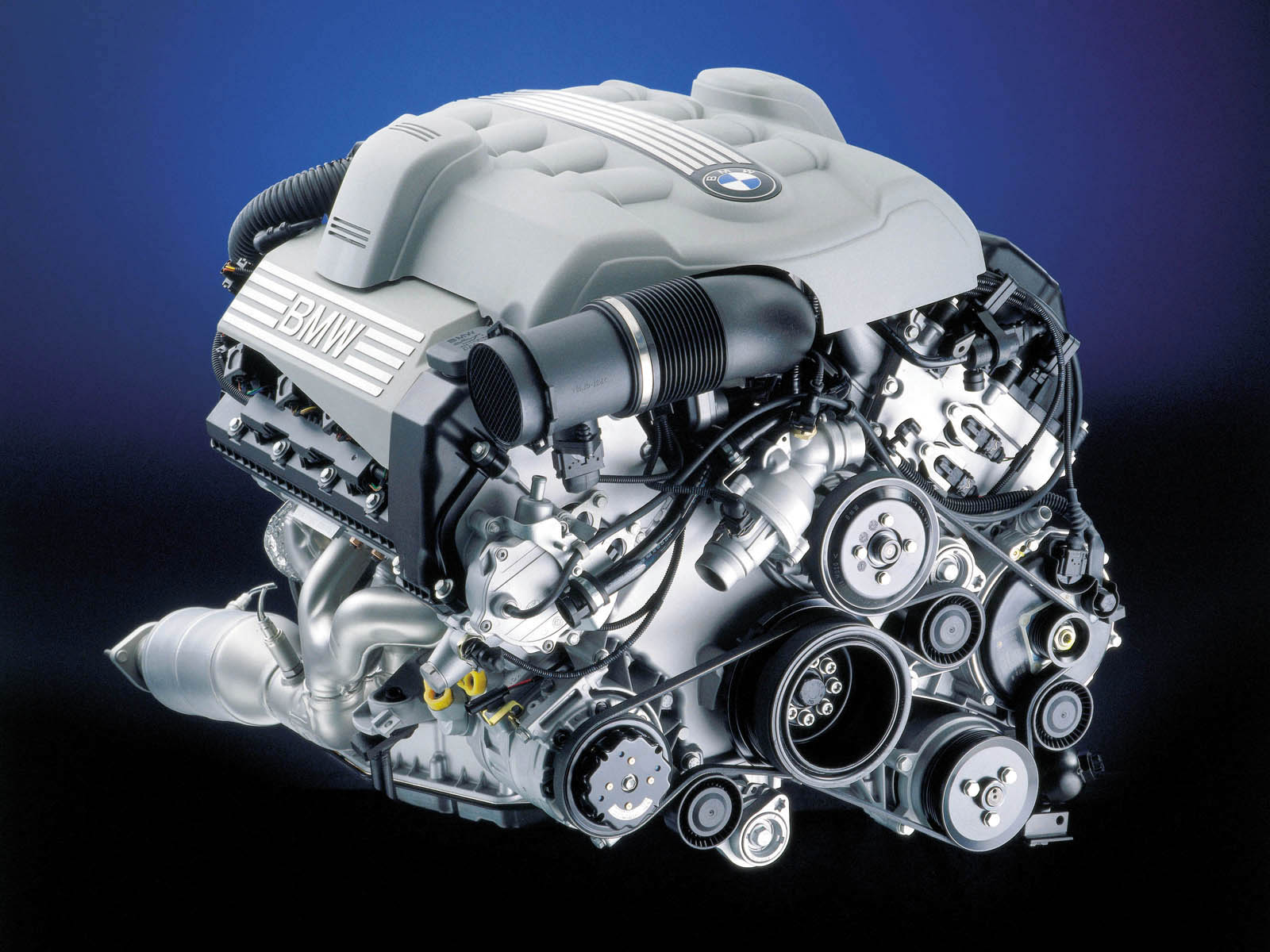 Двигатель автомобиля BMW - обои для рабочего стола, картинки, фото