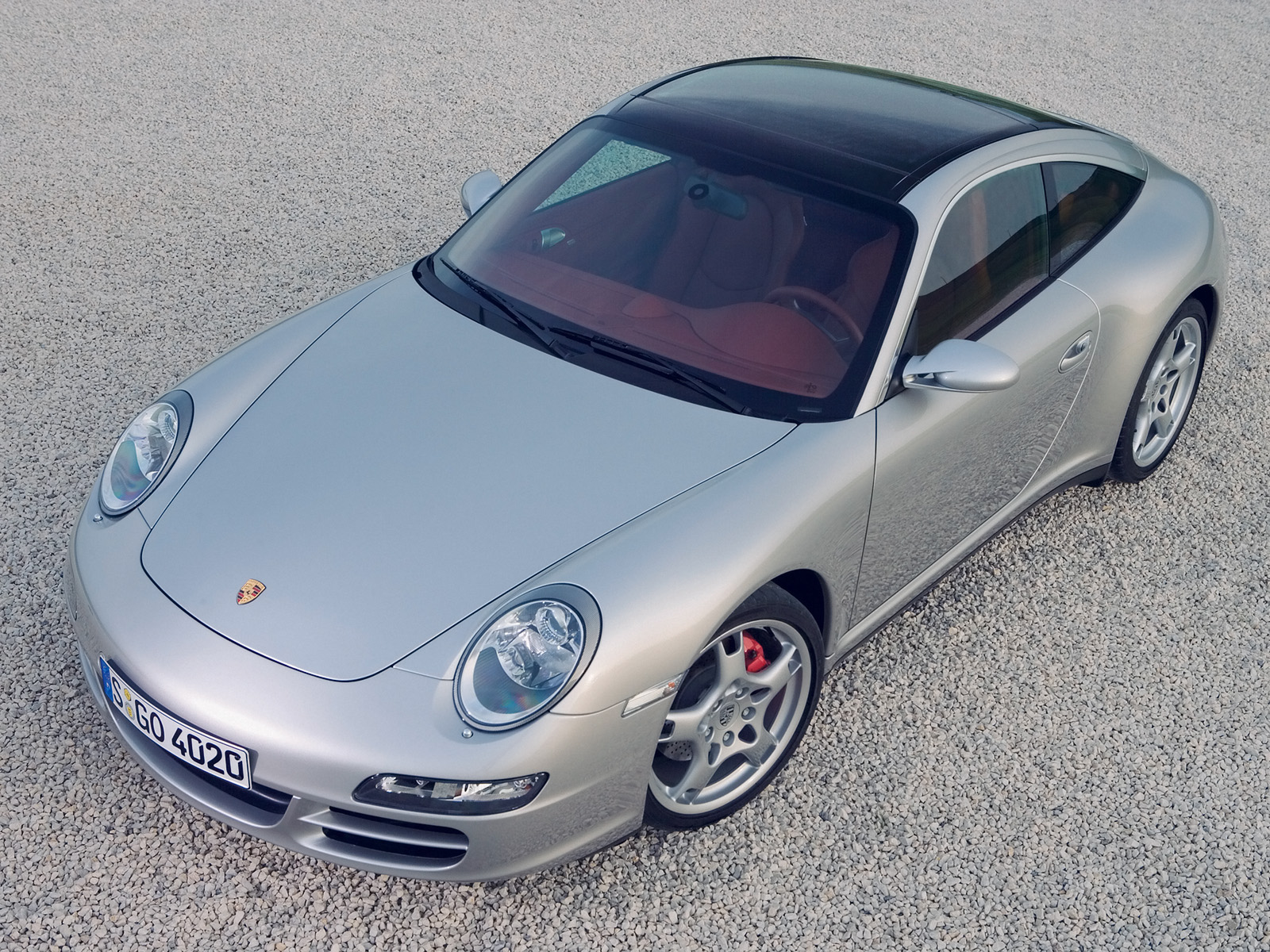 Серый Porsche 911