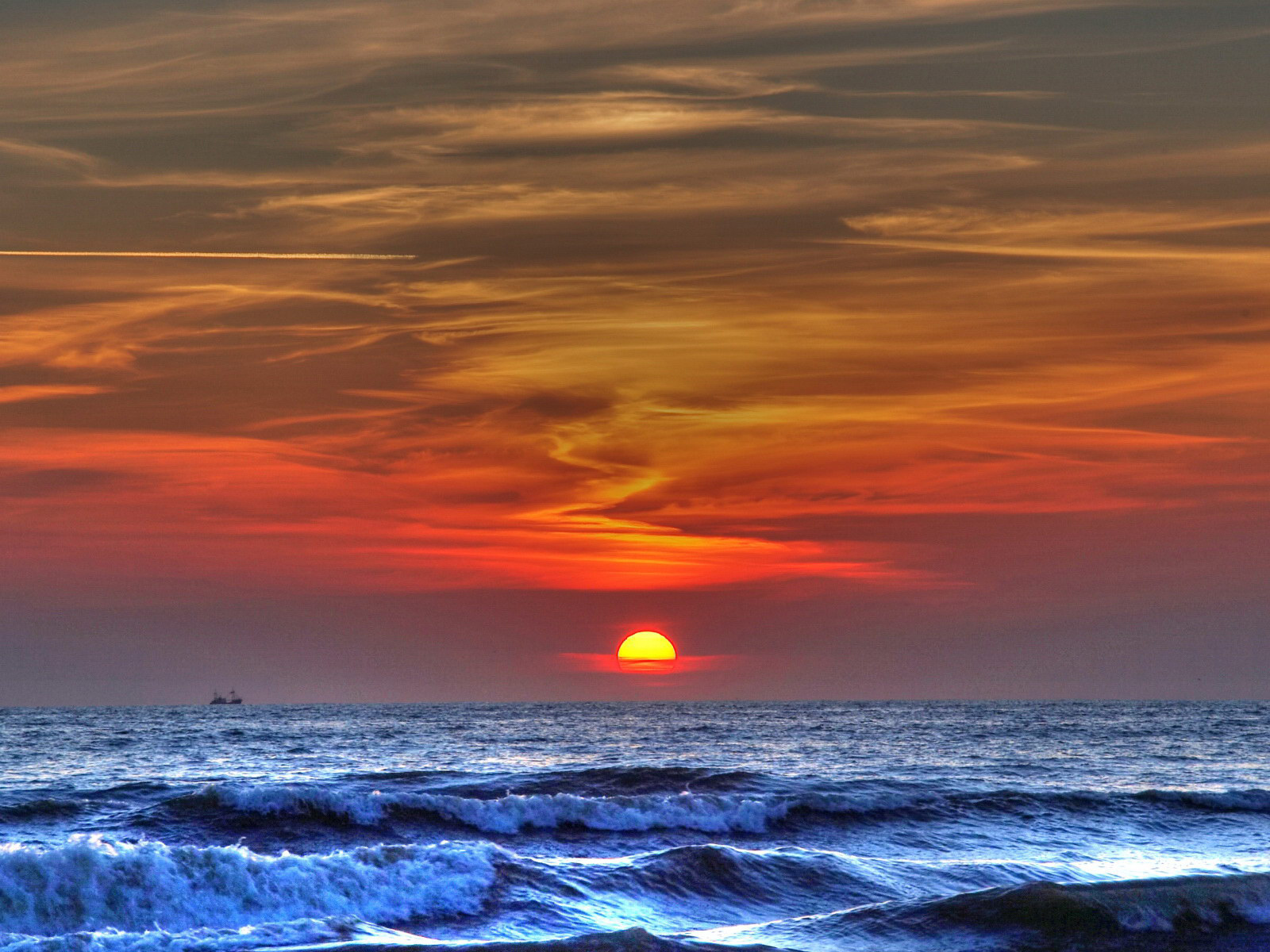 Закат на море