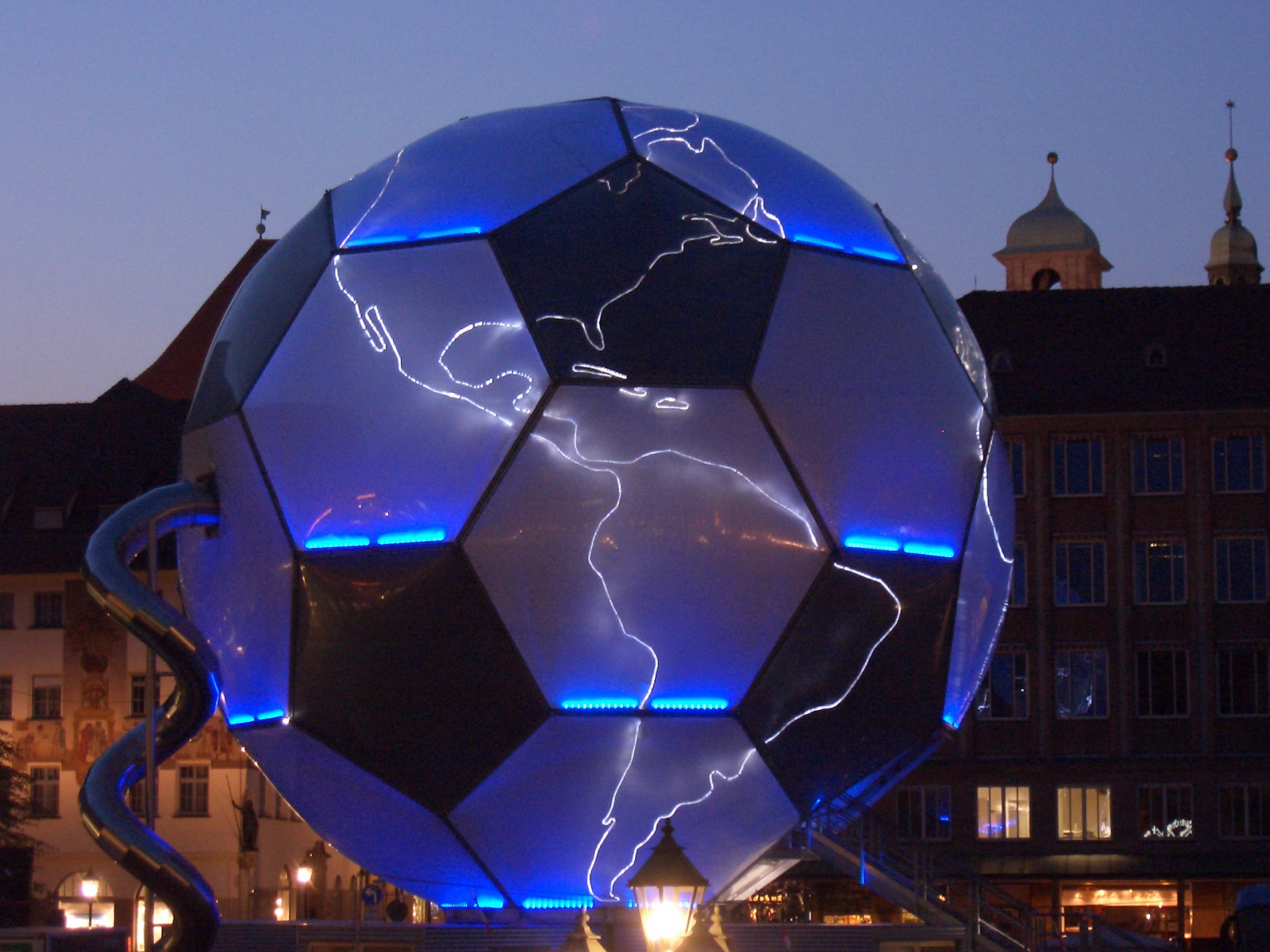 German Globe - Fotball ball