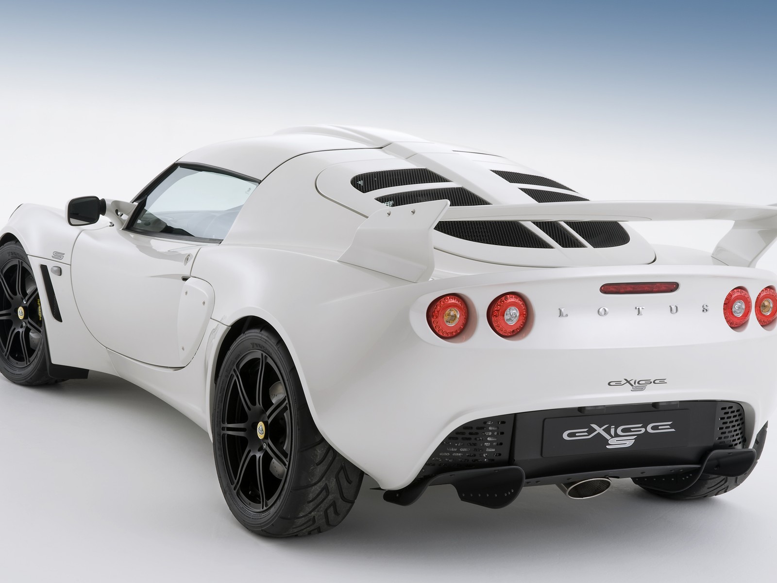 Отличный спорткар Lotus ExiGe S