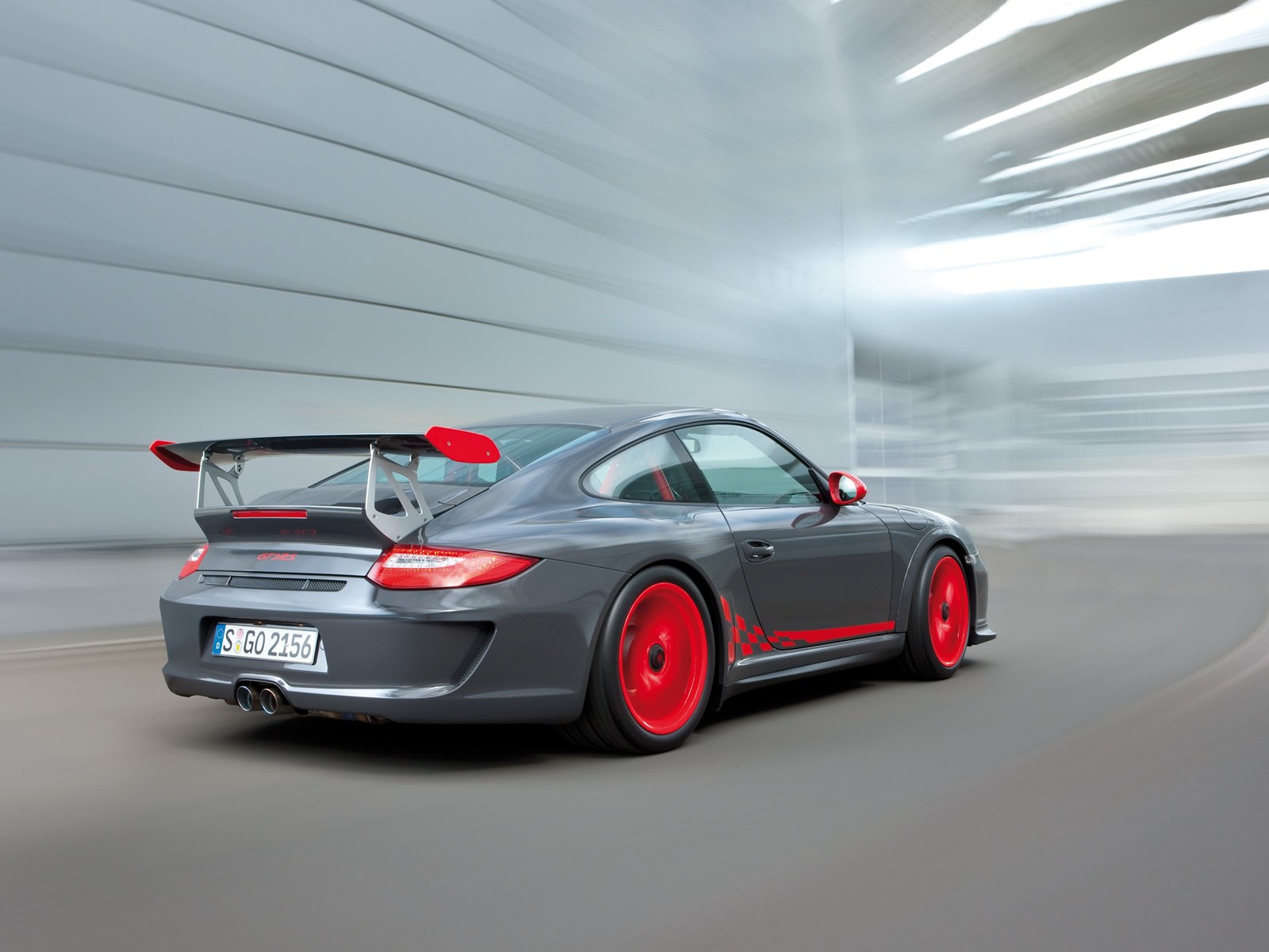 Спортивная иномарка