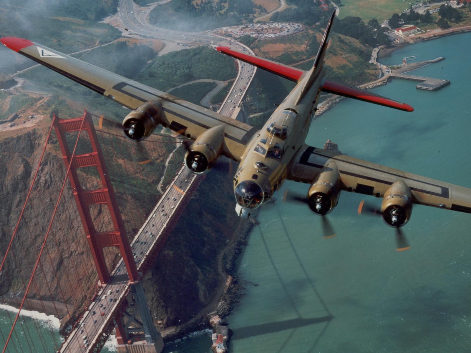 Полет над Золотыми Воротами