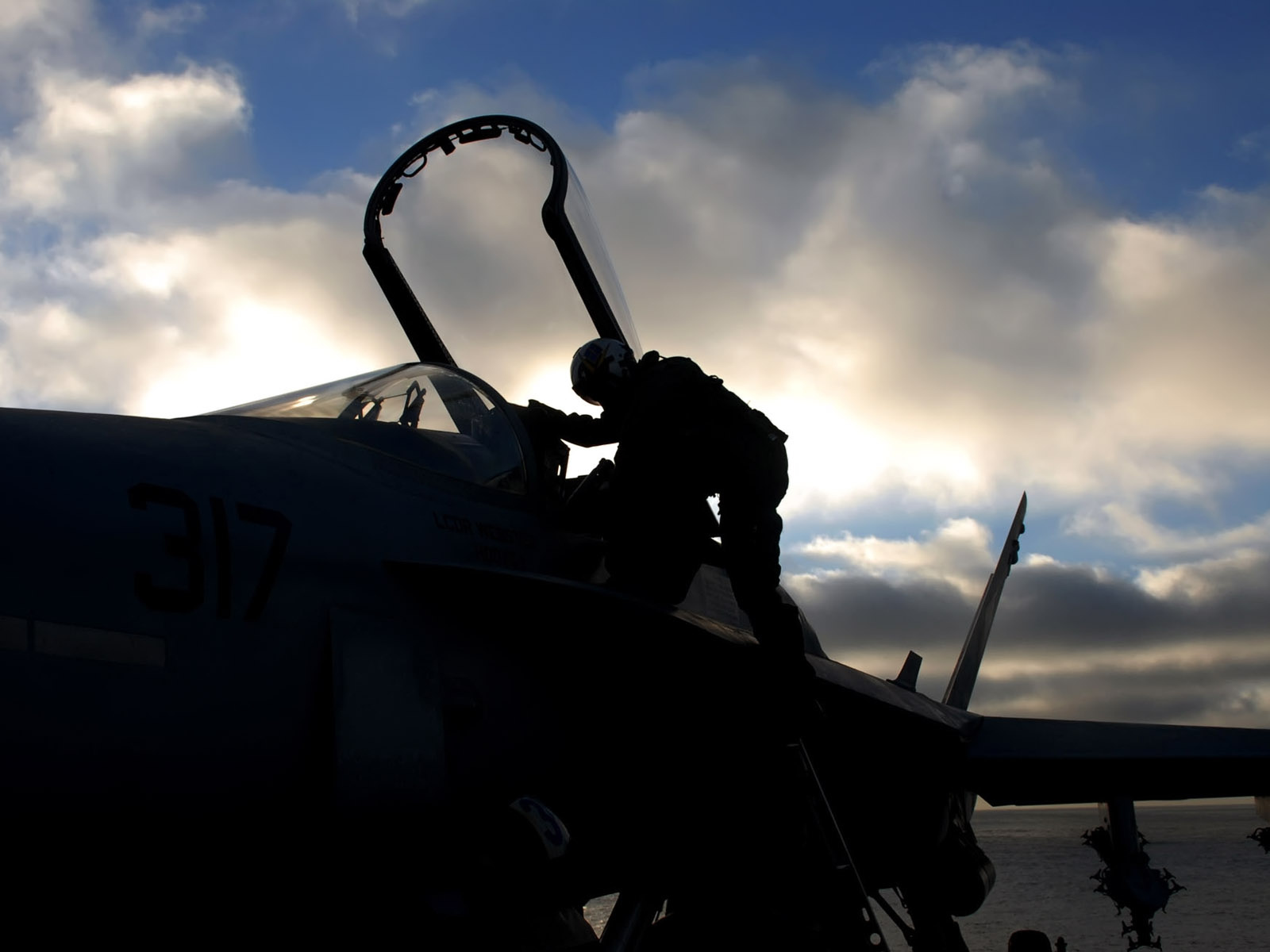 Военная авиация / после полета