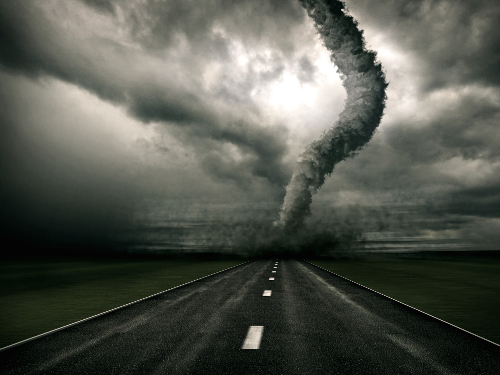 Смерч на дороге