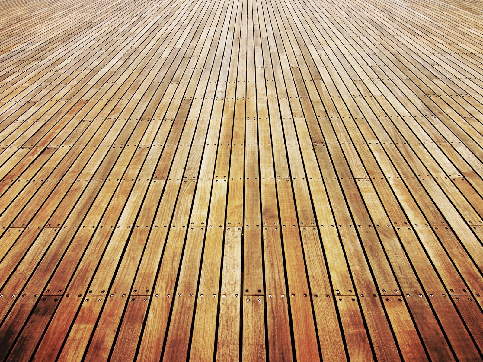 Деревянный пол