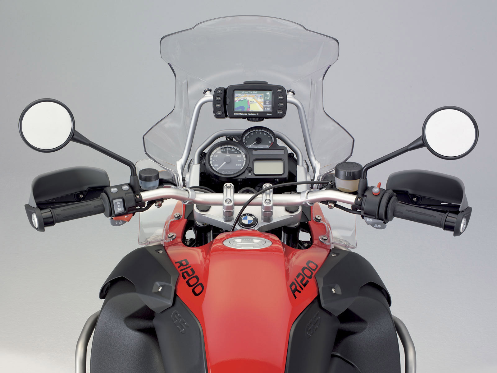 Мотоцикл BMW R1200 красный