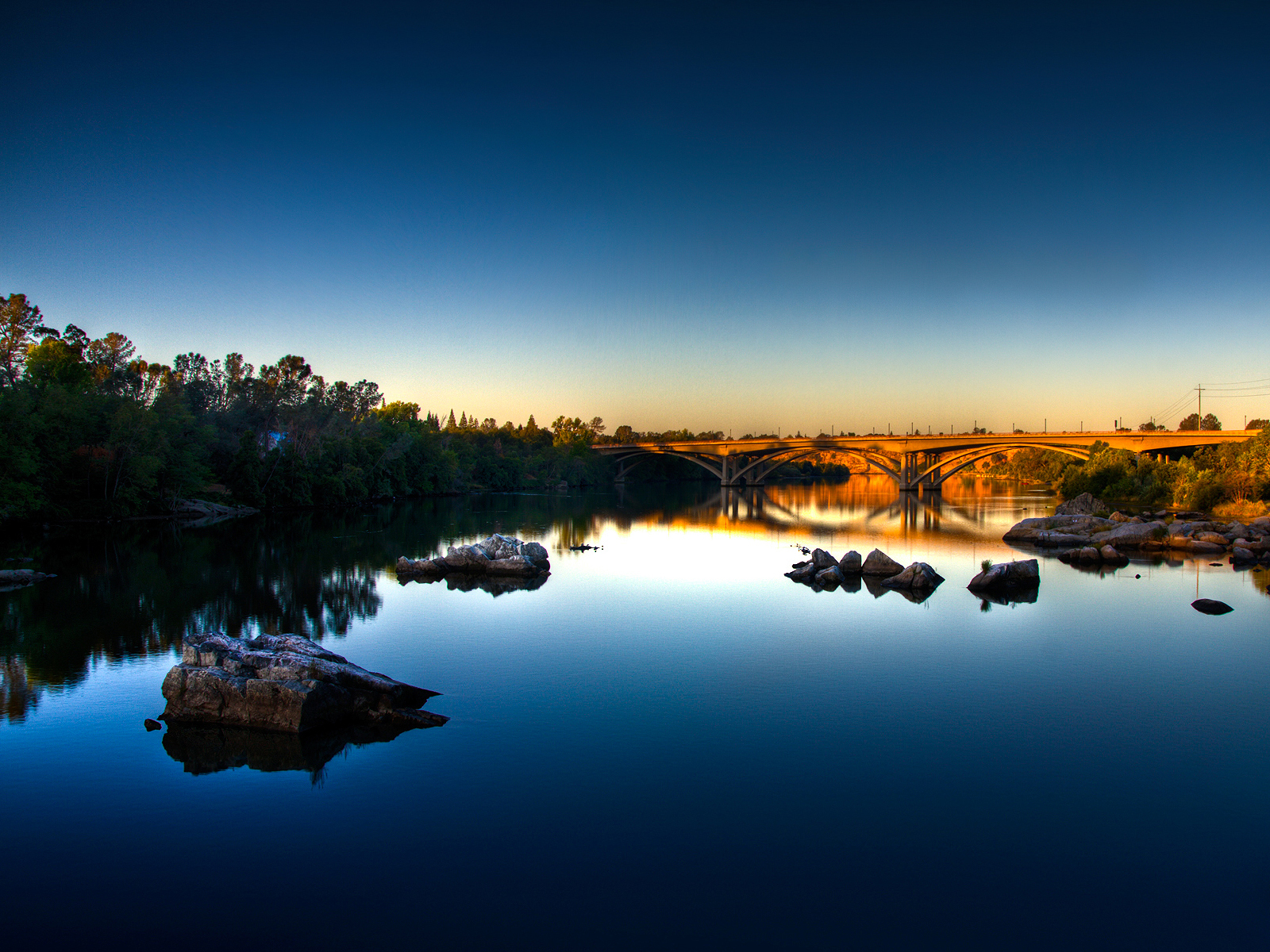 Мост через реку