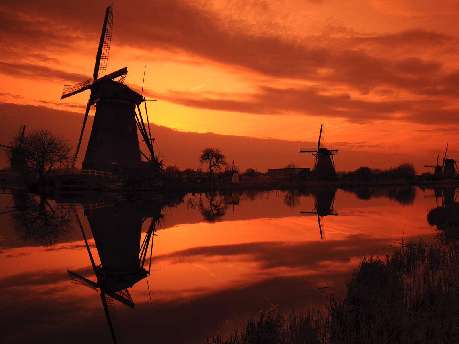 Мельница на закате