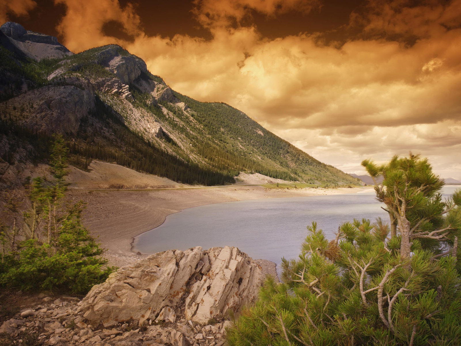 Горы на закате