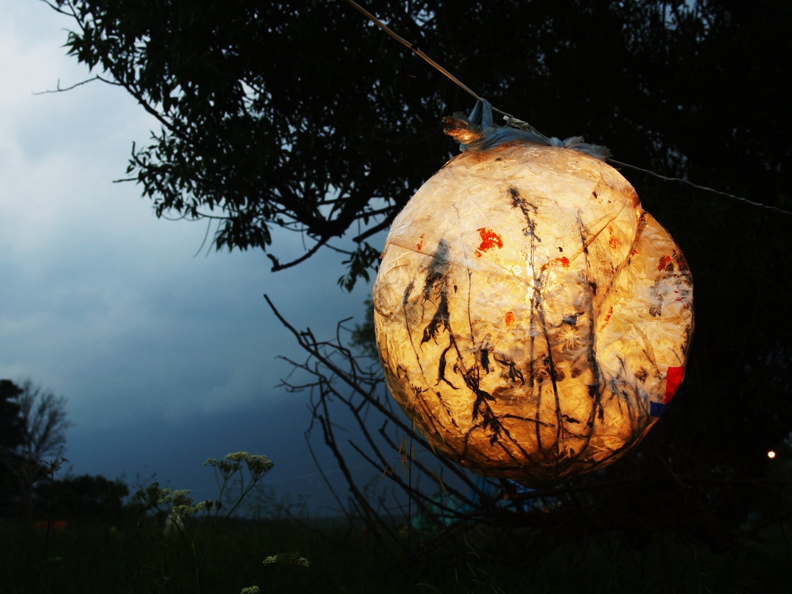 Фонарь в ночи