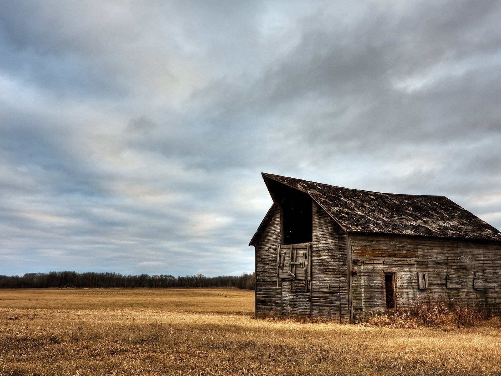 Сарай в поле