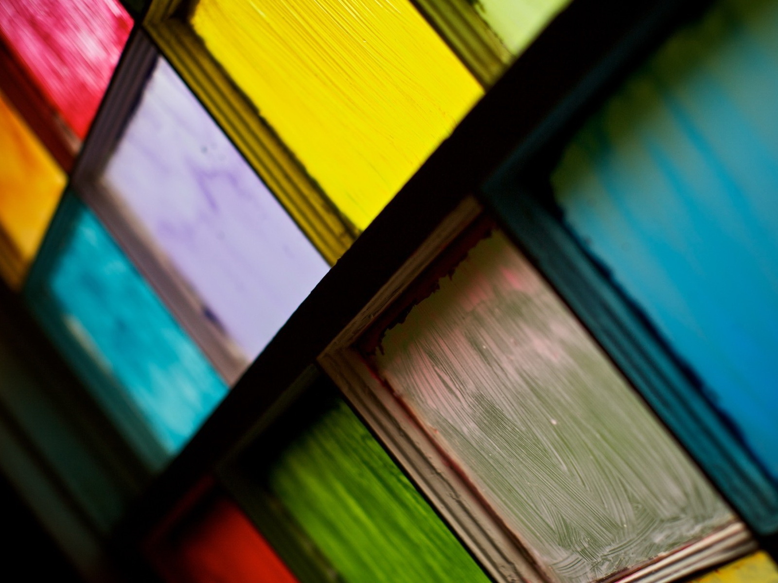 Разноцветные стекла