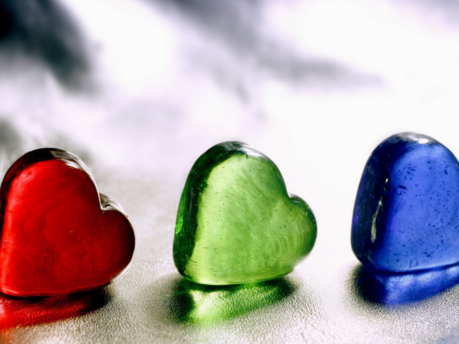 Разноцветные сердца