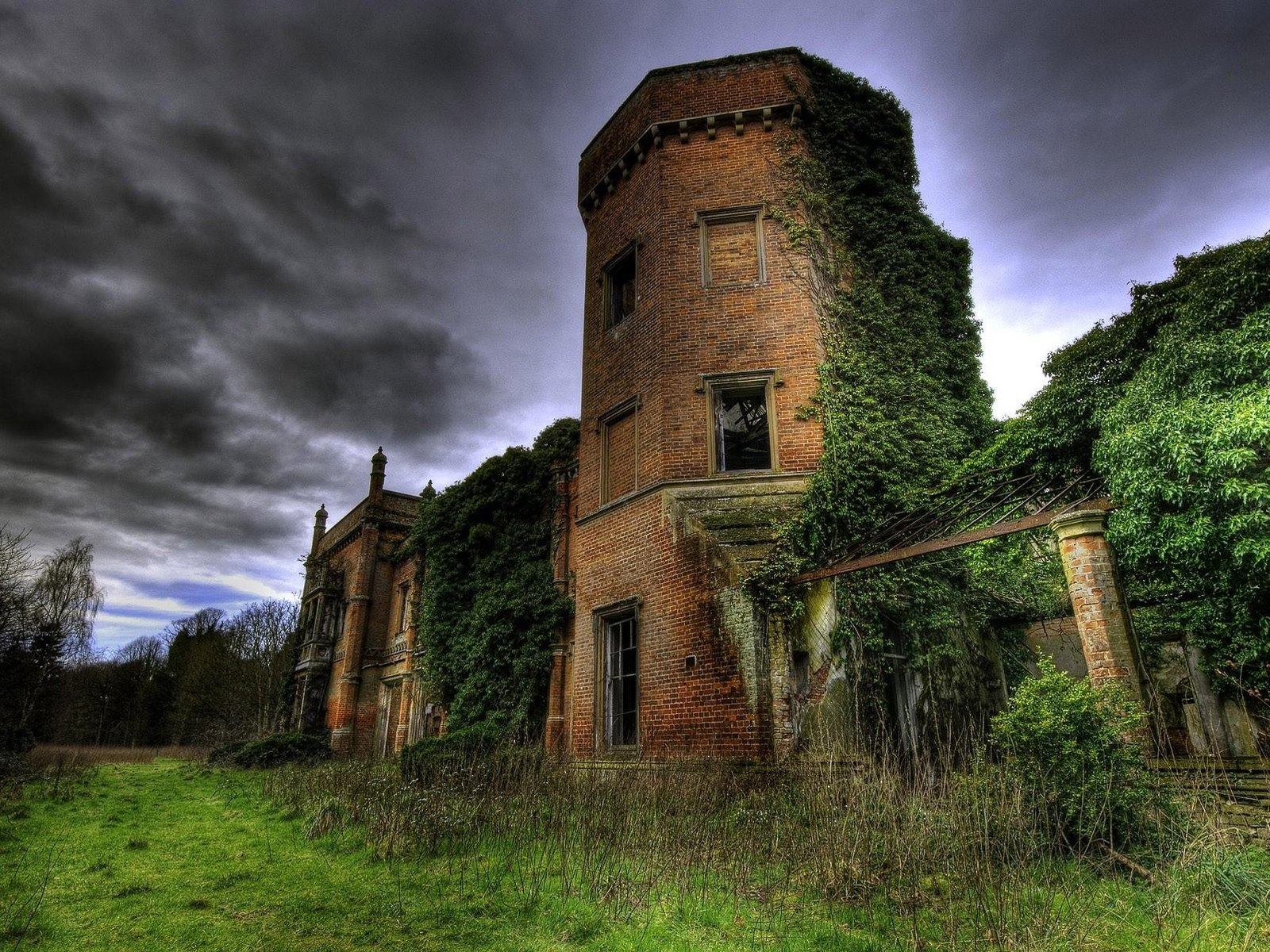 Заброшенный особняк