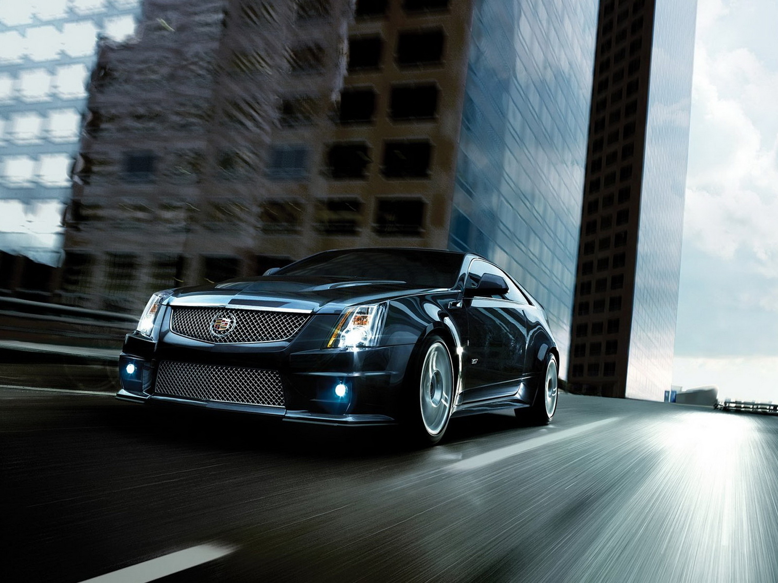Cadillac CTS-V in movement
