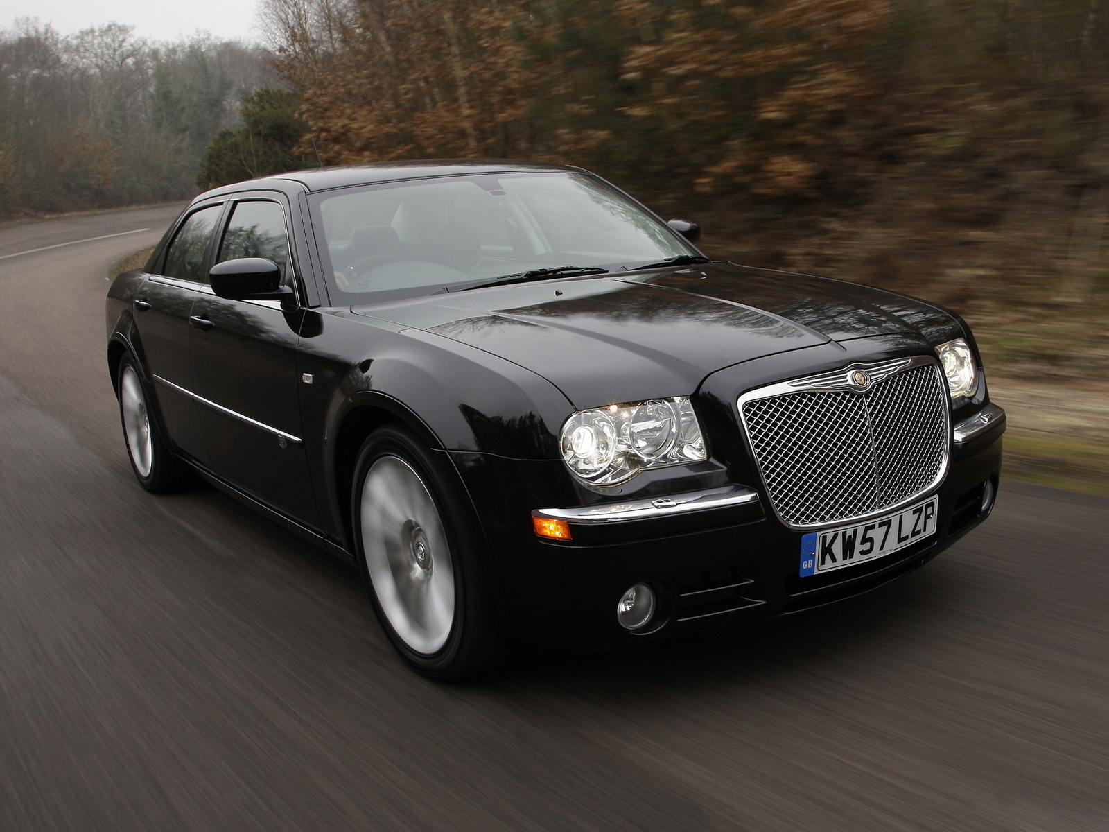 мощный Крайслер 300С