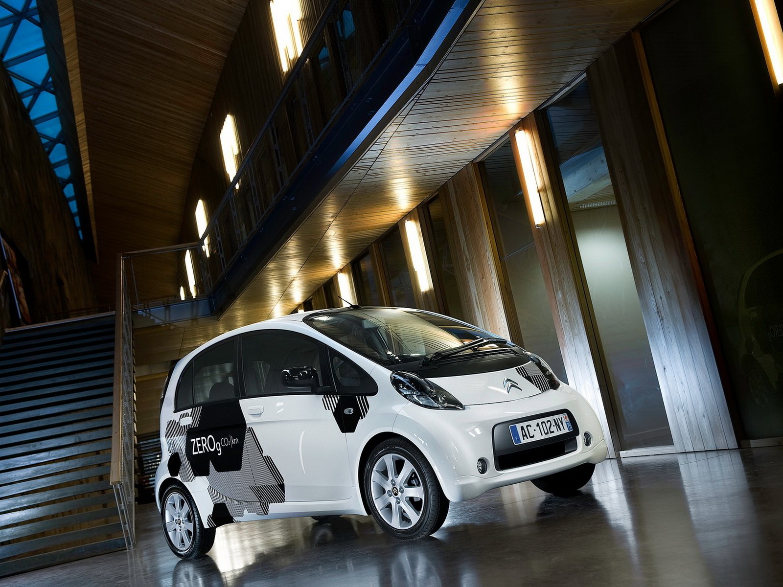 Ситроен C-Zero 2011