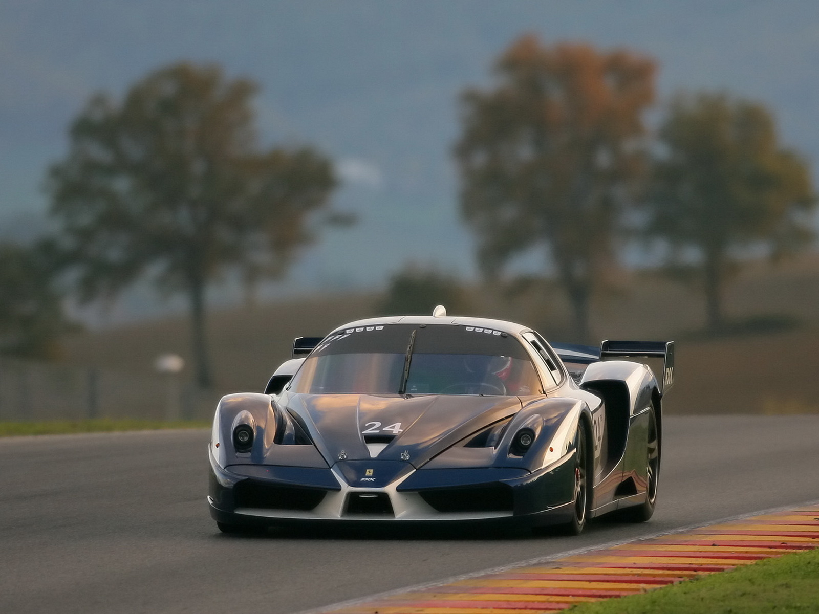 Мощный суперкар Феррари FXX