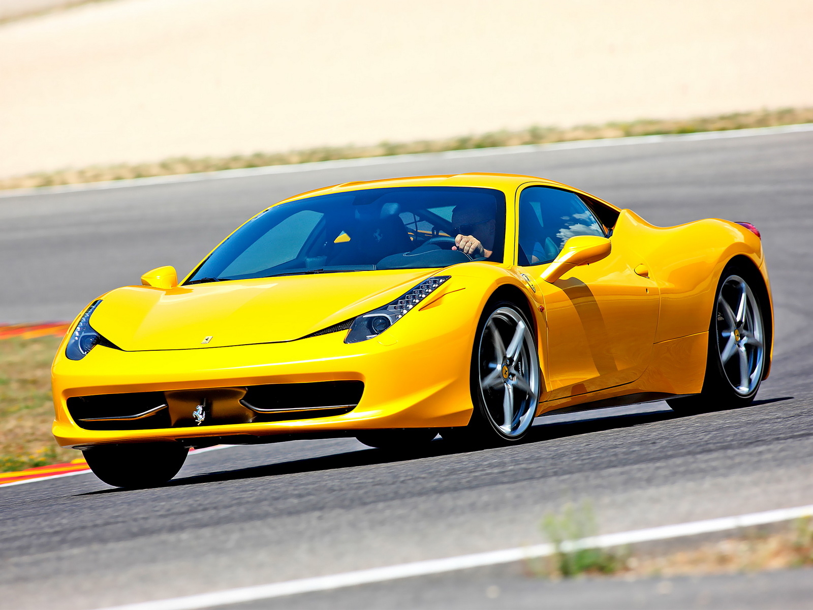 Феррари Италия