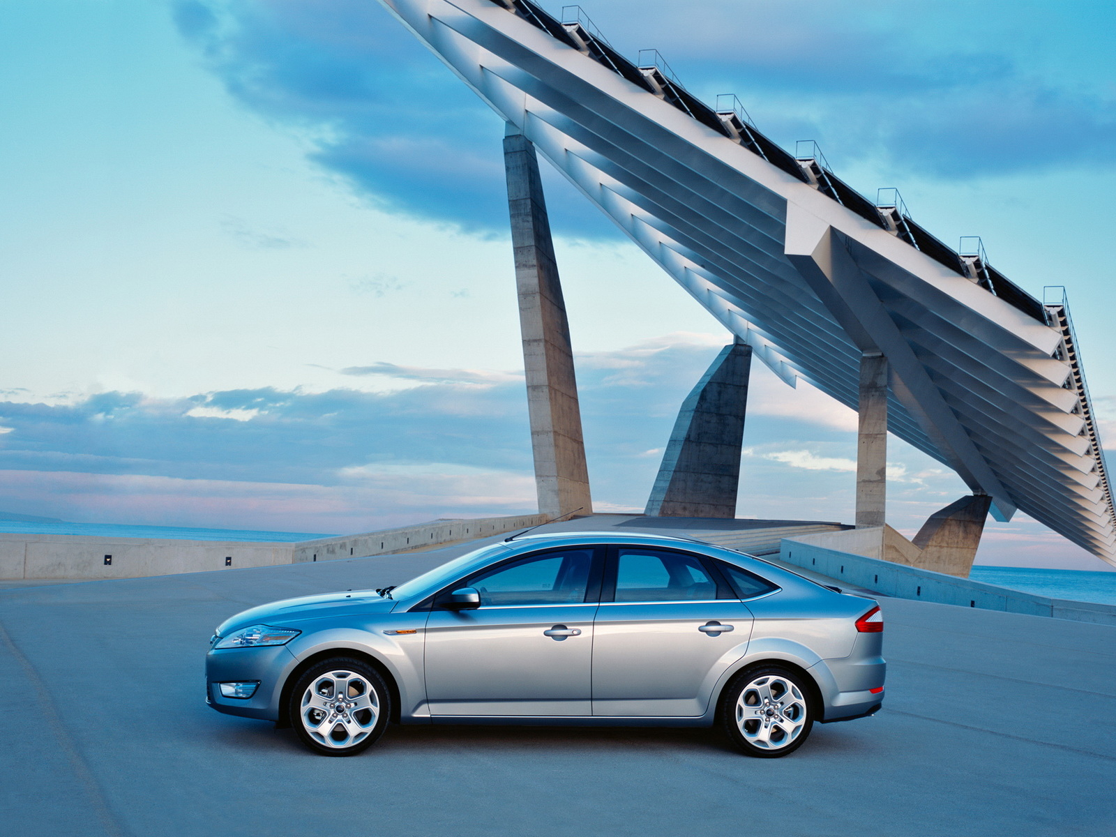 Ford Mondeo Hatchback