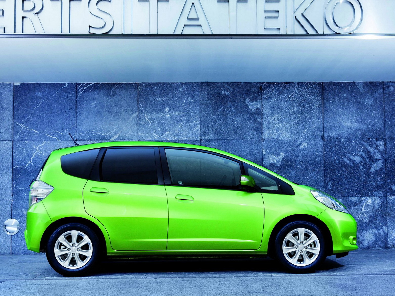 Хонда Джаз Гибрид 2011