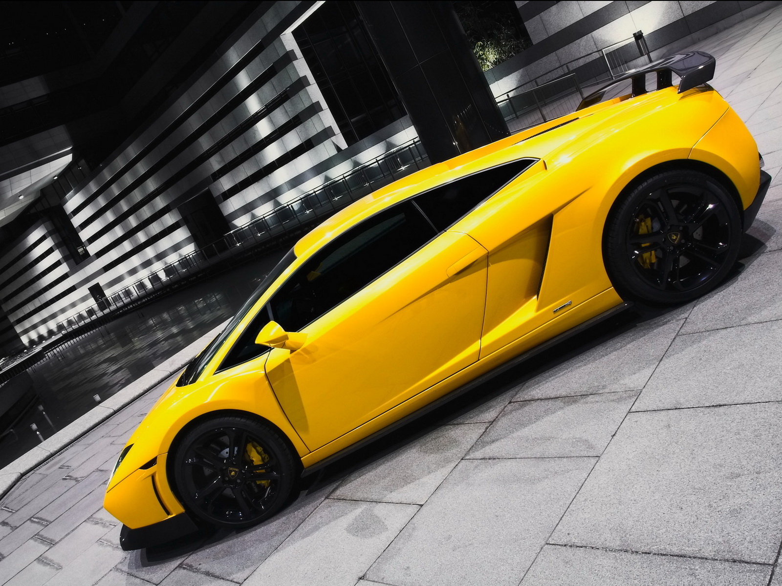 Ламборджини Галардо GT 600 в желтом кузове