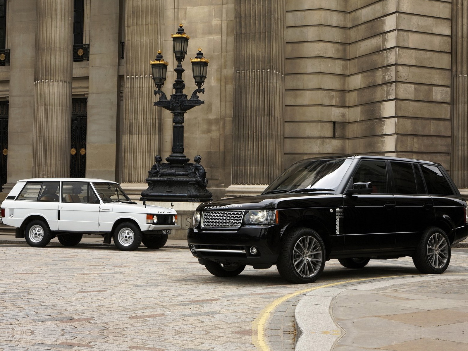 Land Rover-Range Rover Autobiography Black 2011