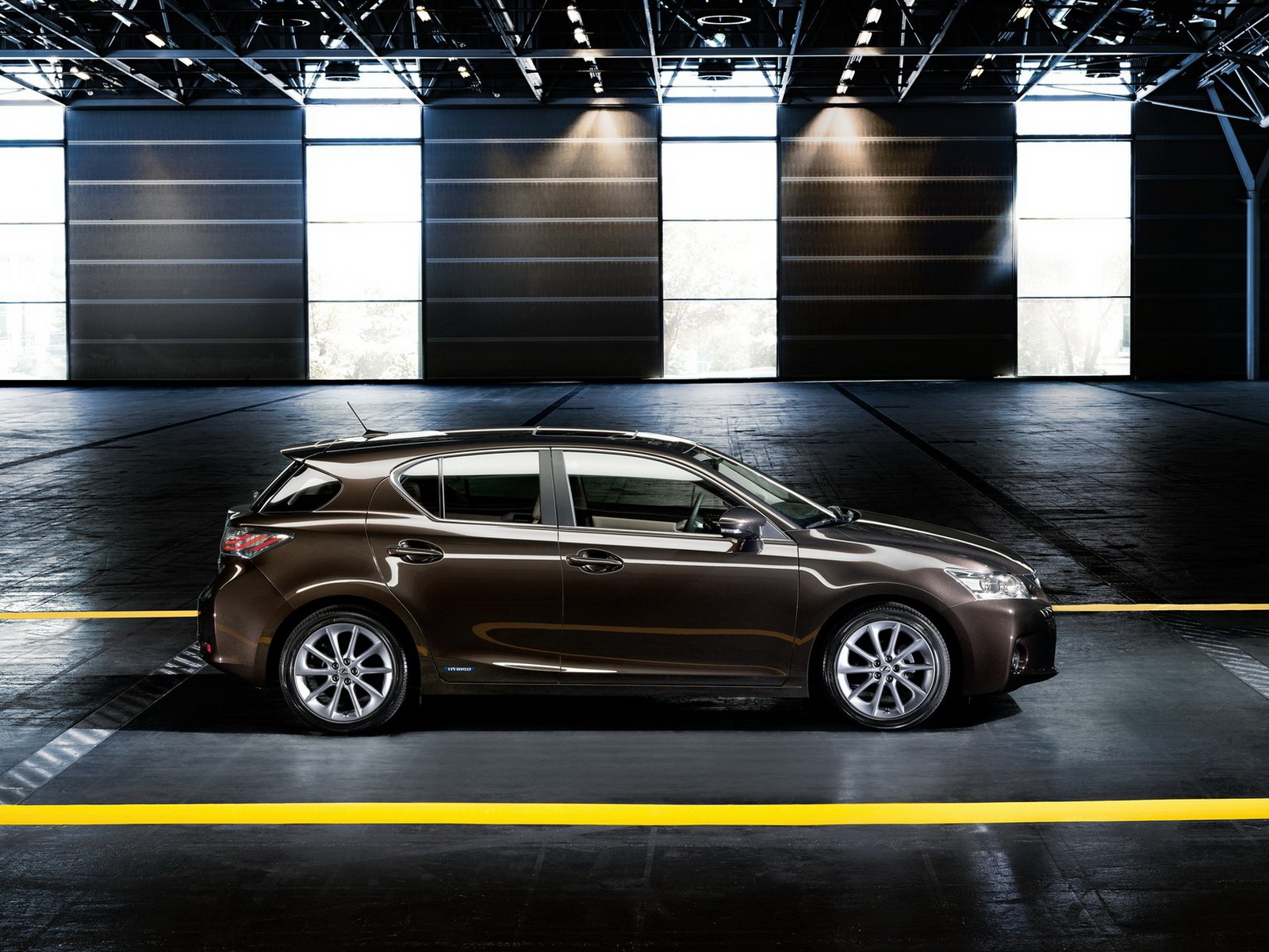 Лексус CT 200h