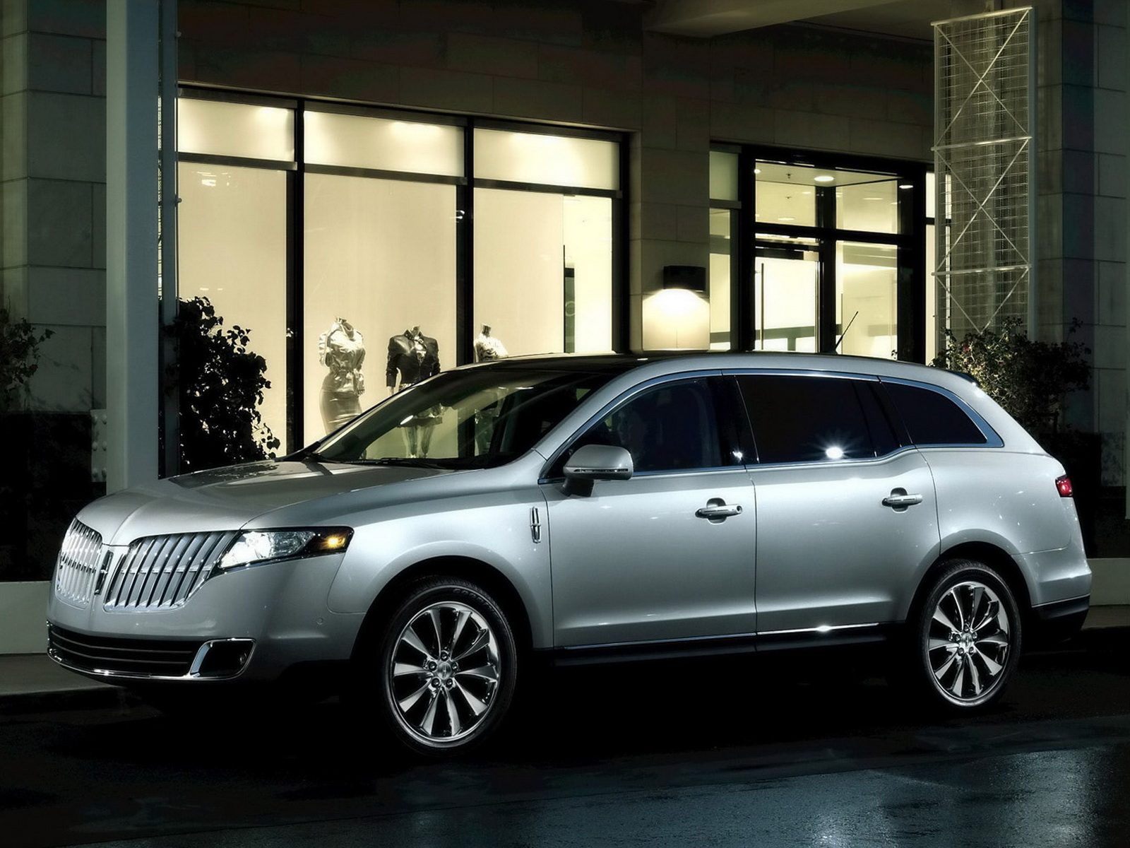 Новый Линкольн МКТ