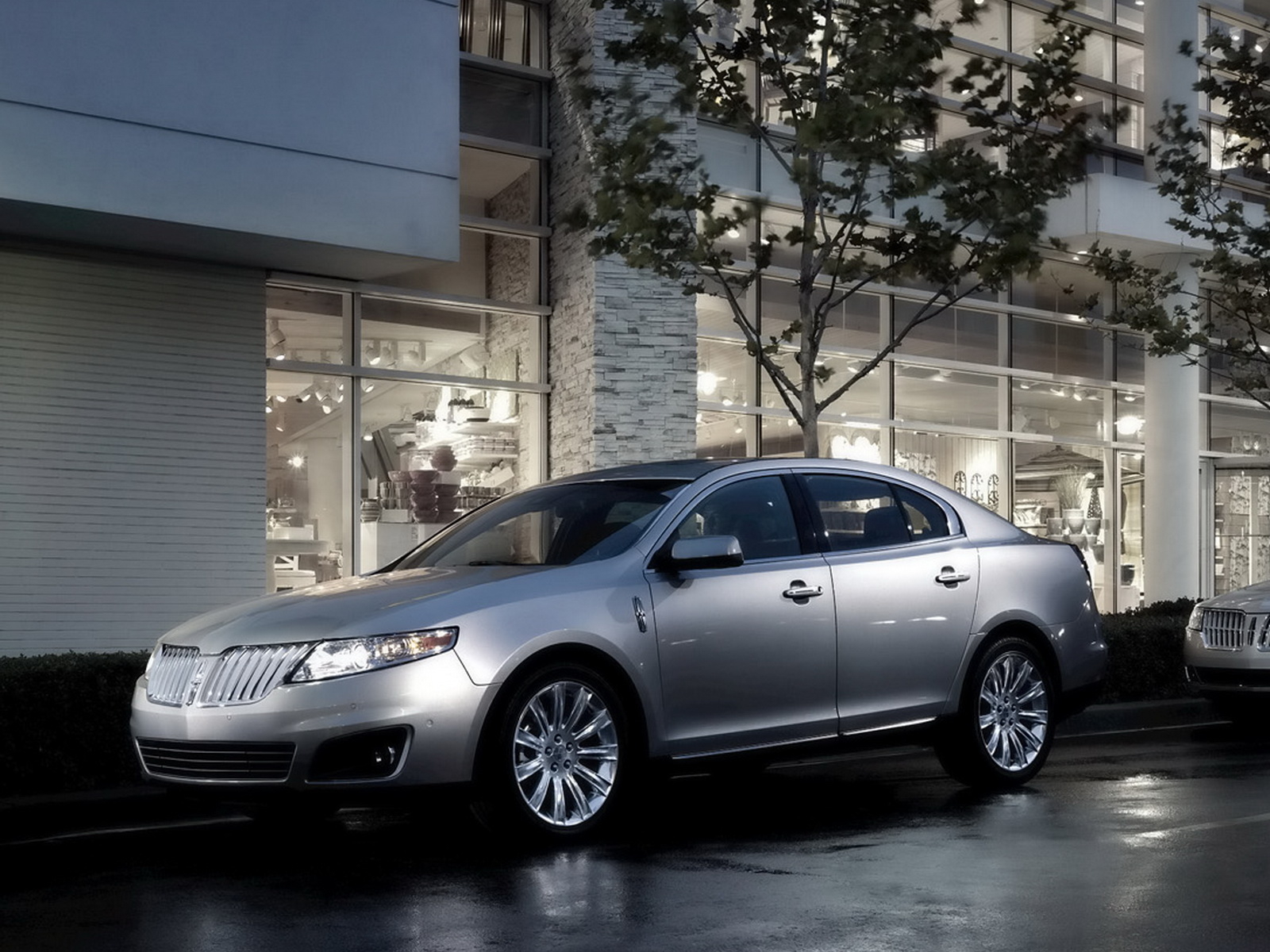 New Lincoln-MKS
