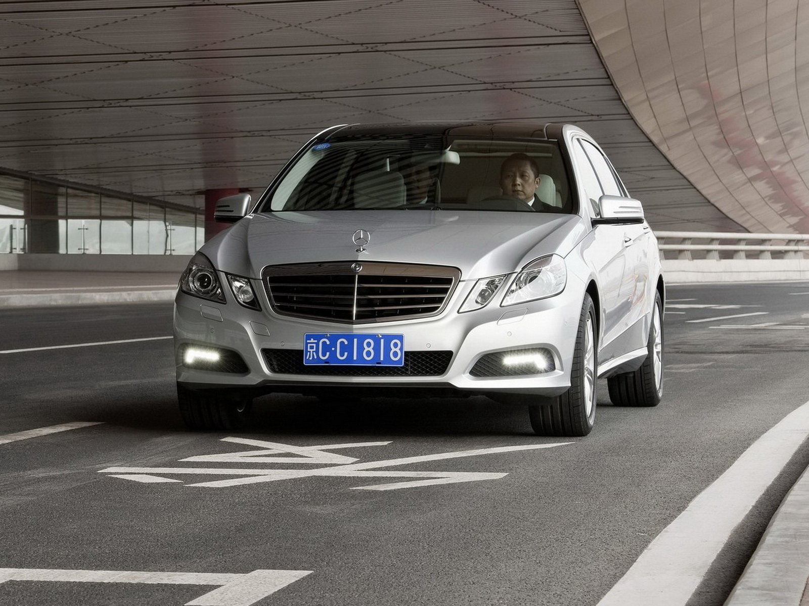 Mercedes-Benz-E-Class L 2011