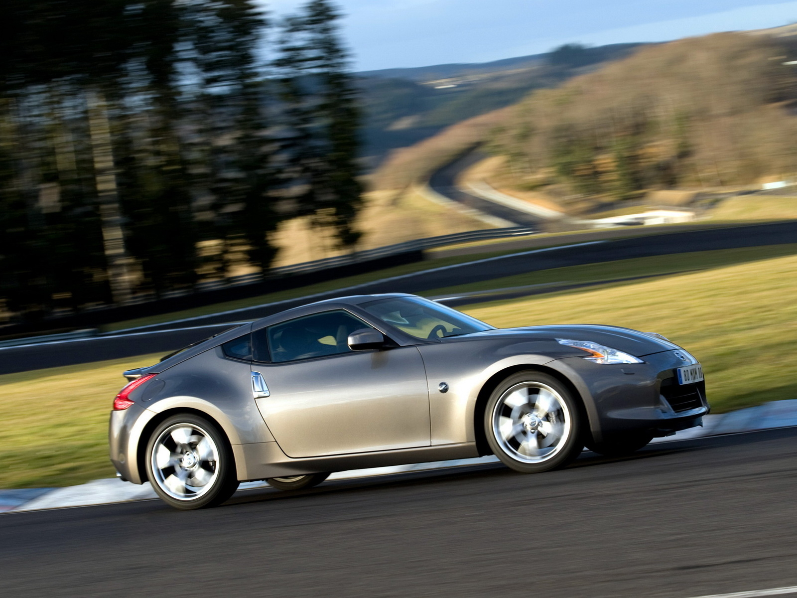 Спортивный Ниссан 370z