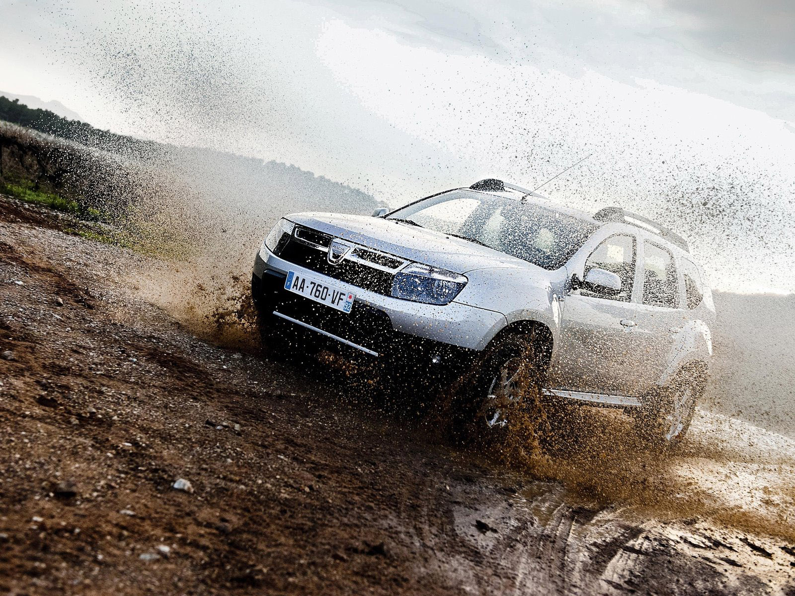 Дасиа Дустер ворвавшись в грязь