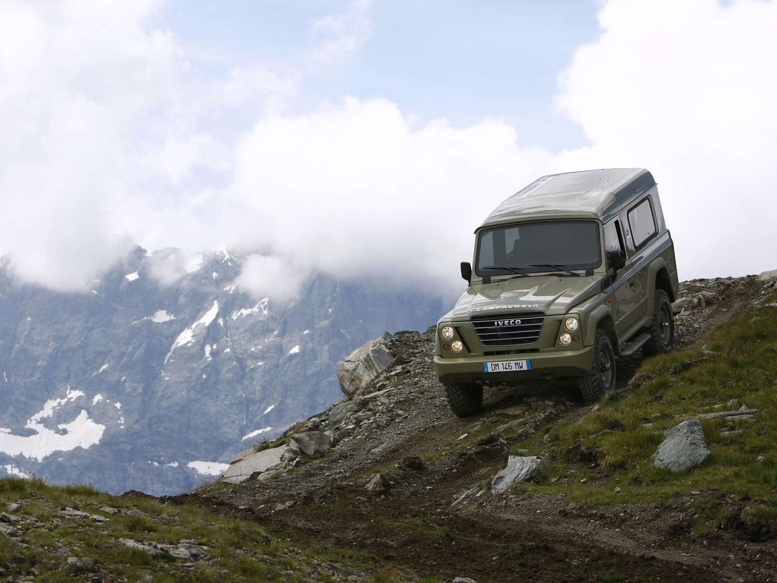 Ивеко Кампагнола спускаясь со склона