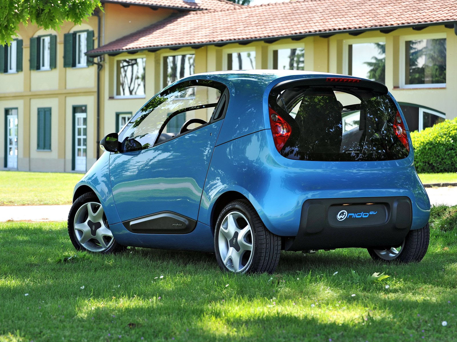 Pininfarina Nido EV вид сзади