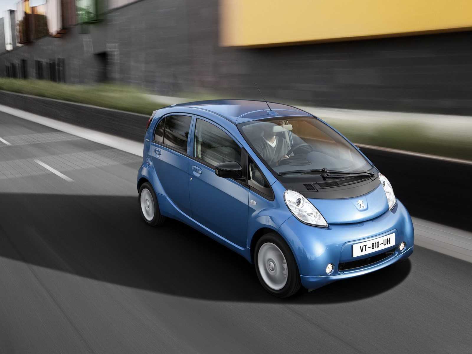 Новый Пежо iOn