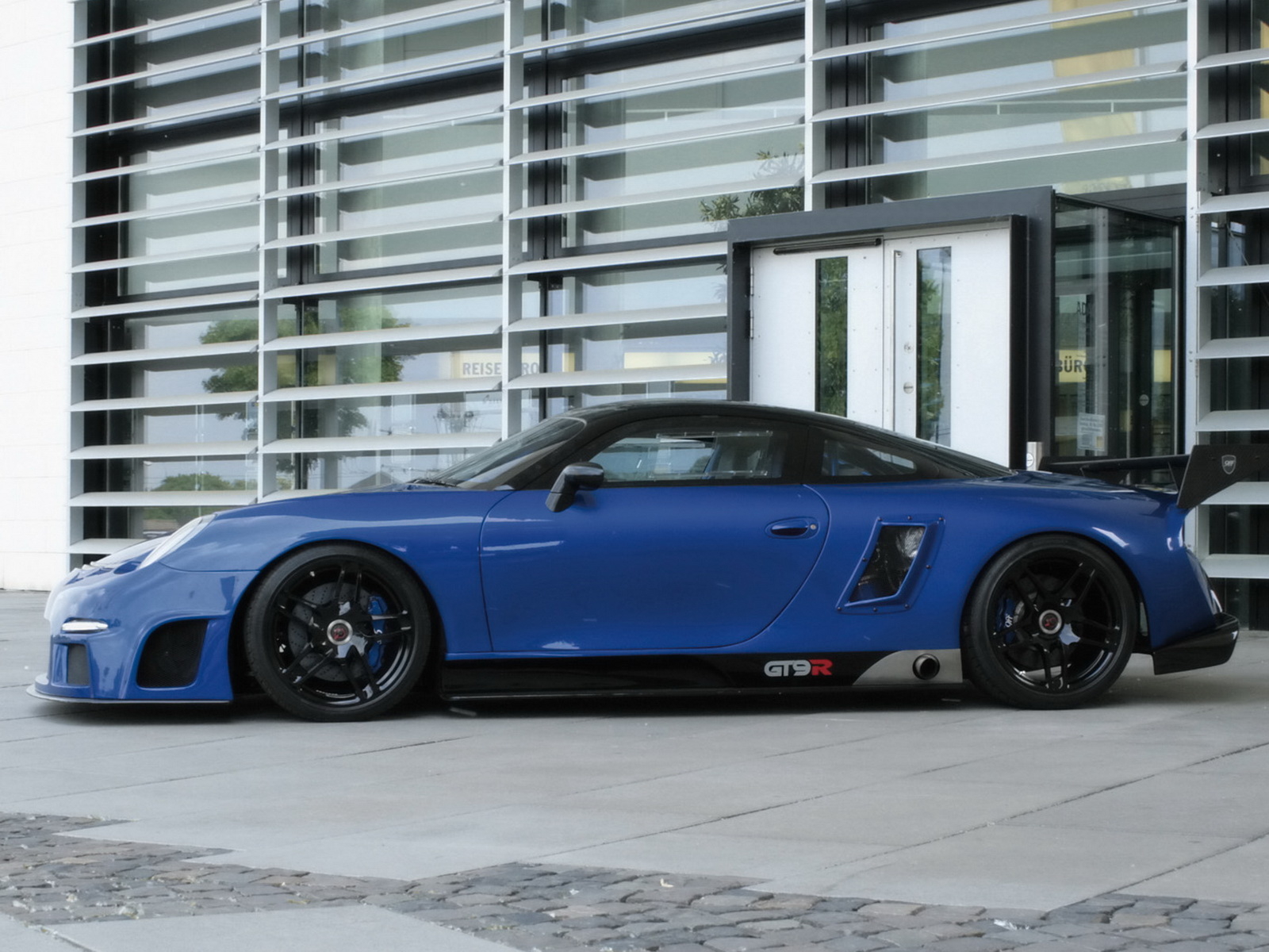 Порше ДжиТи 9 Р