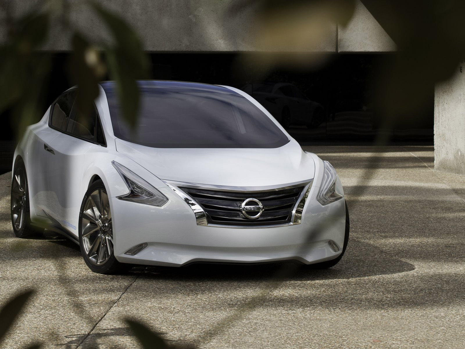 New Nissan-Ellure Concept