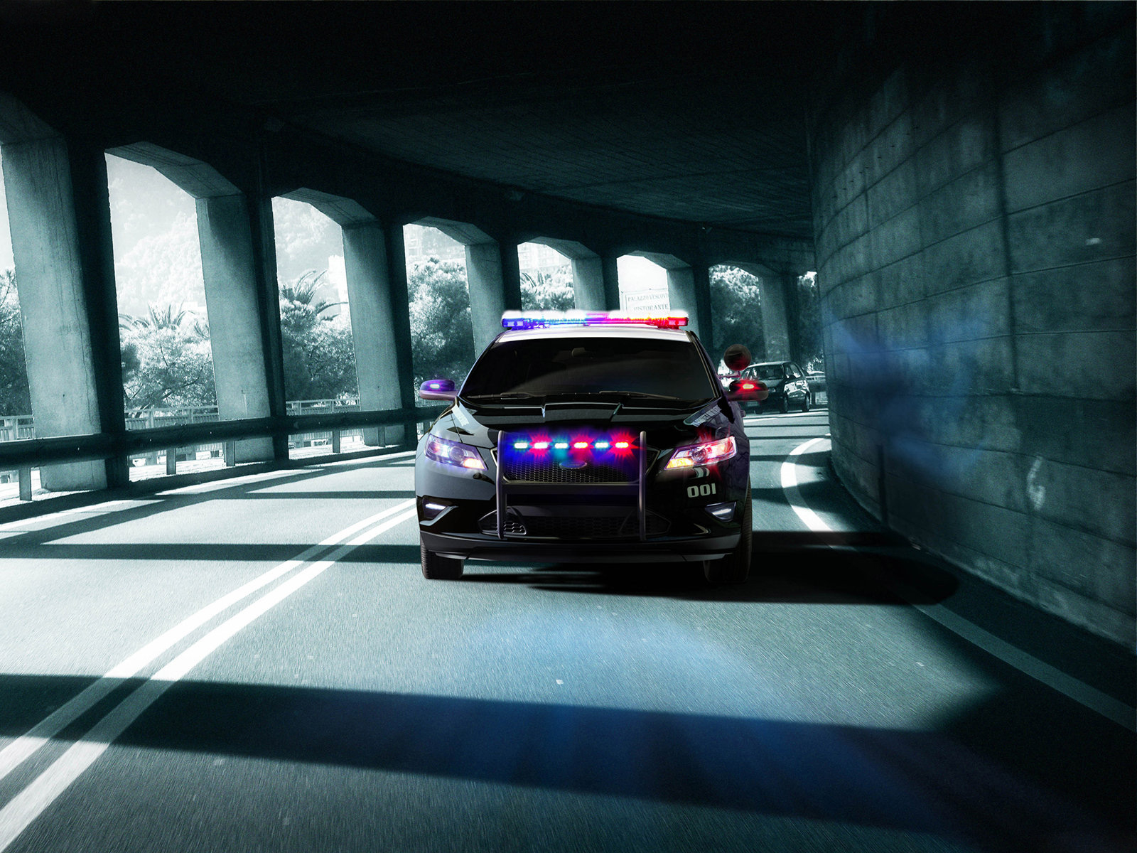 Ford Police Interceptor Concept в туннеле