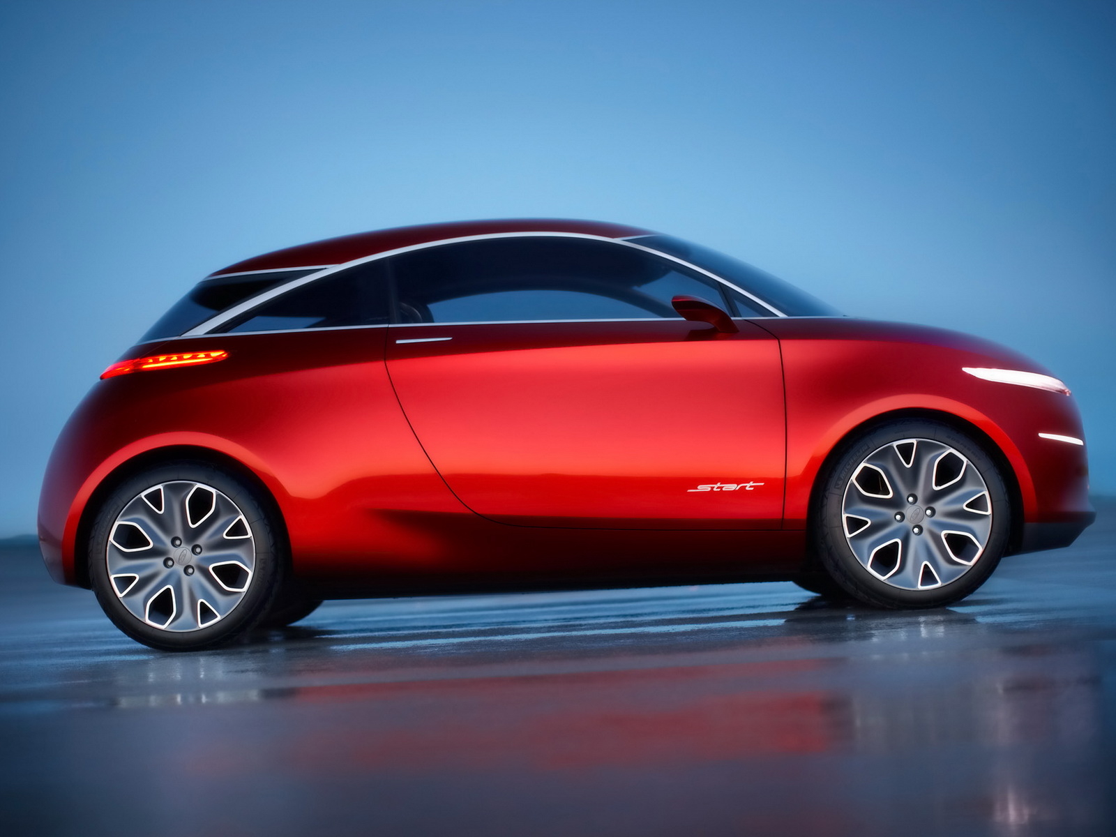 Форд Старт Концепт в красном цвете