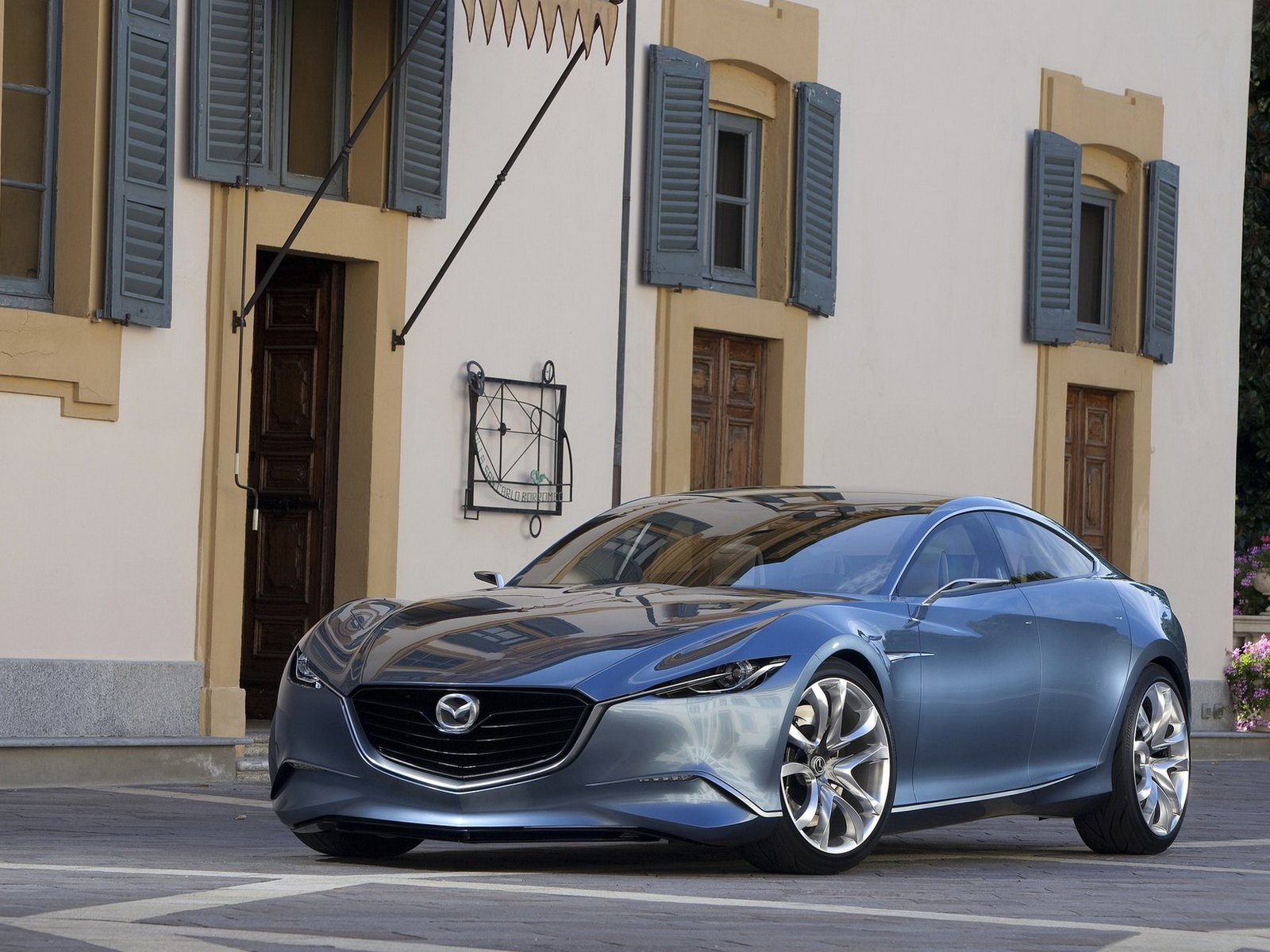2010 Мазда Шинари Концепт