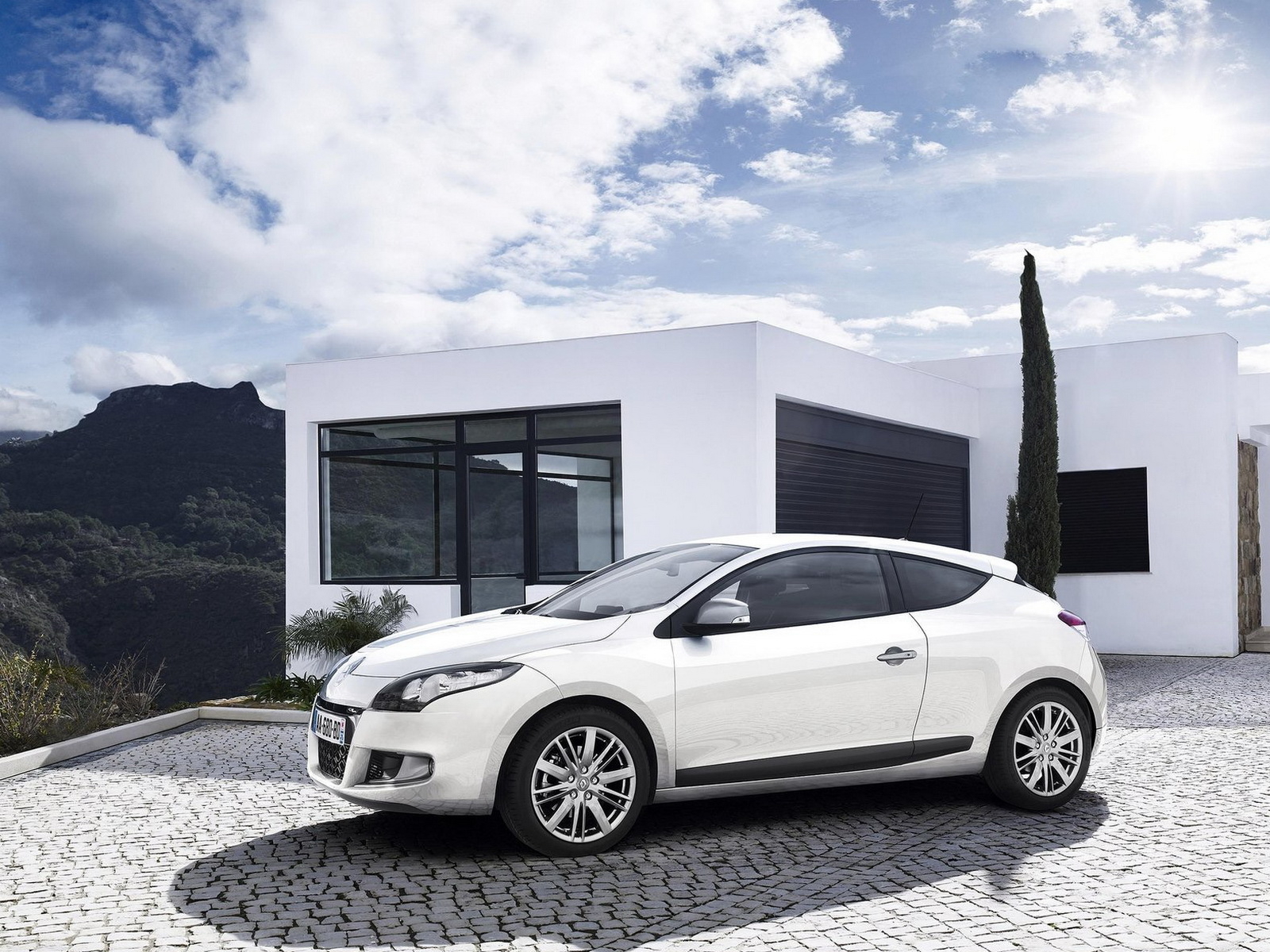 Новый Рено Меган Купе